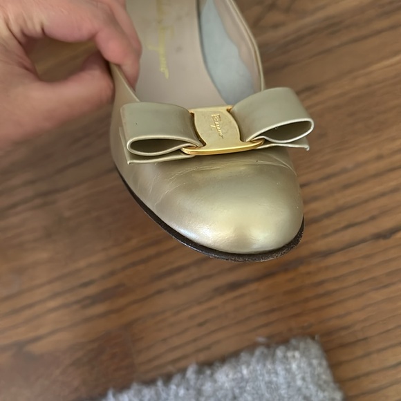 Ferragamo Classic Kitten Heels - Picture 5 of 5
